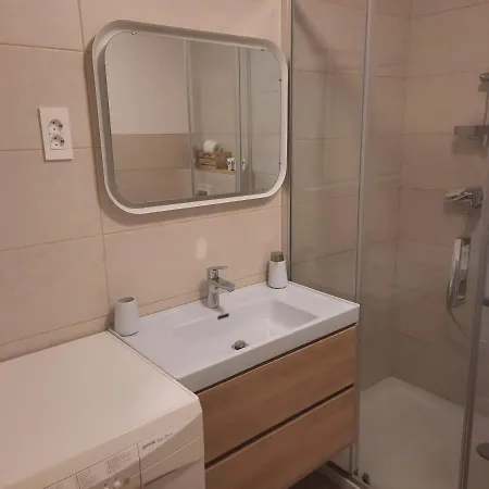 Apartment App Nina
