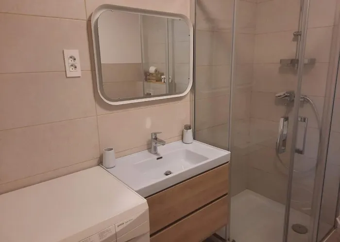 アパート App Nina