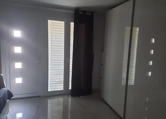 App Nina アパート *